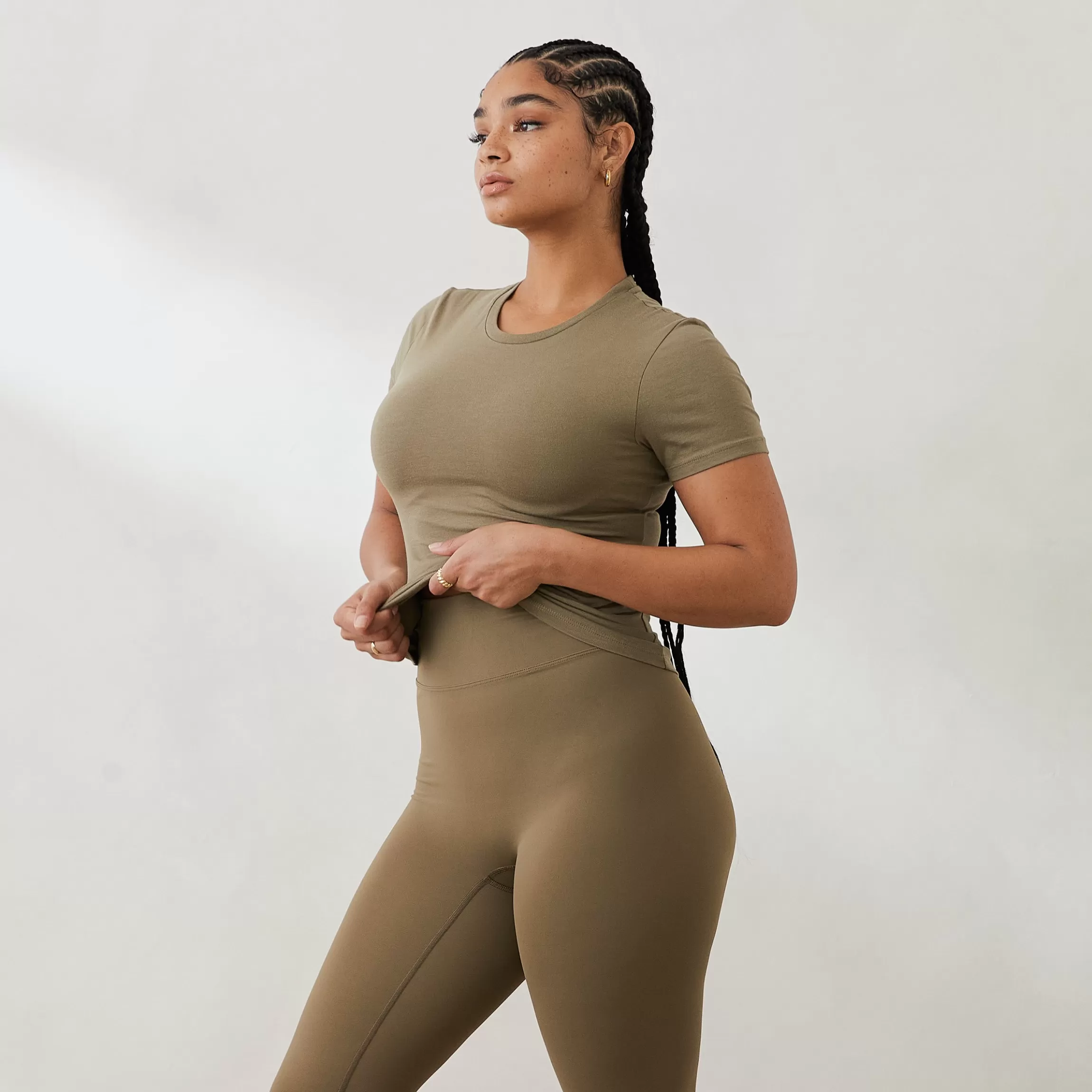 Lounge Essential Getailleerd T-Shirt met Korte Mouwen - Olijf Best Sale