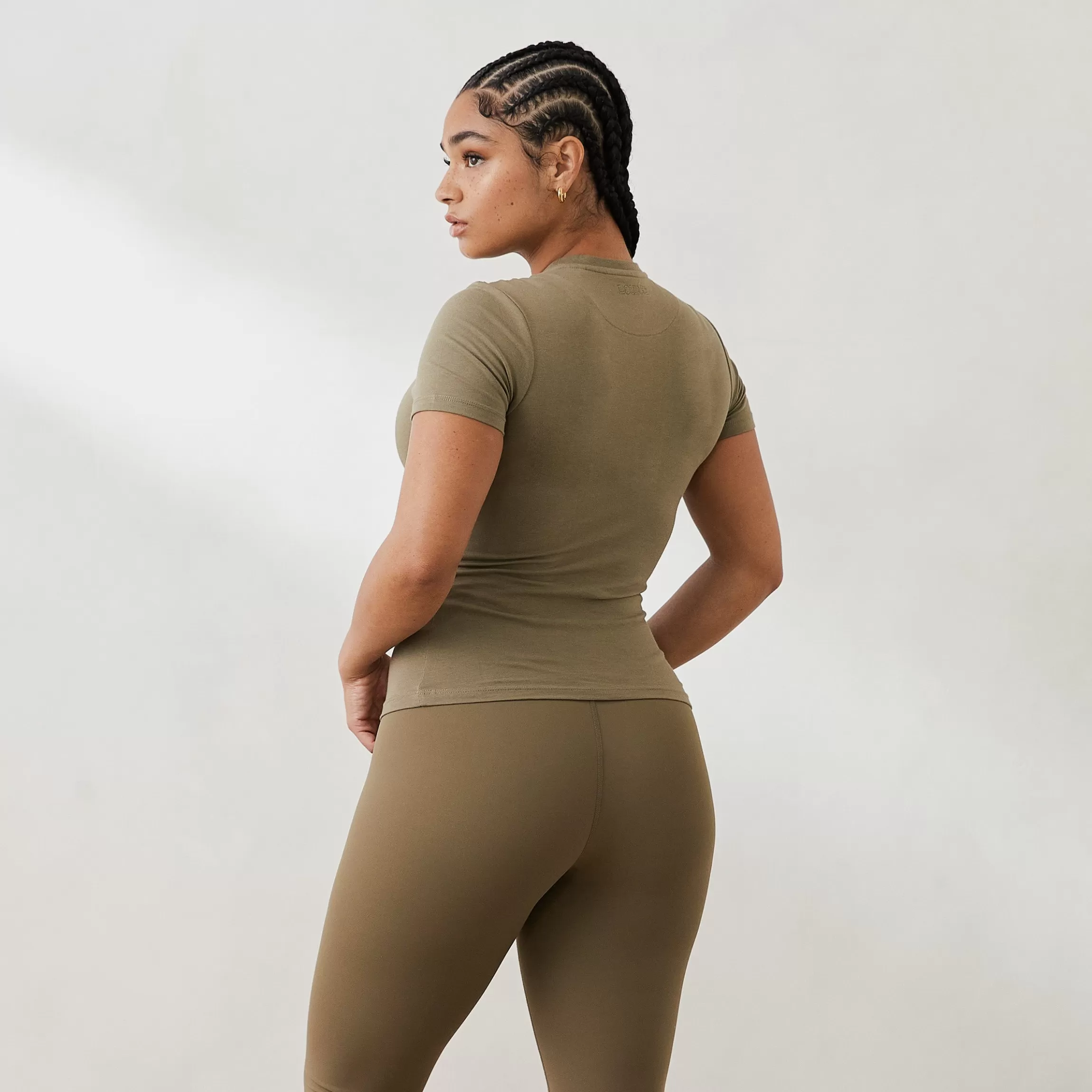 Lounge Essential Getailleerd T-Shirt met Korte Mouwen - Olijf Best Sale