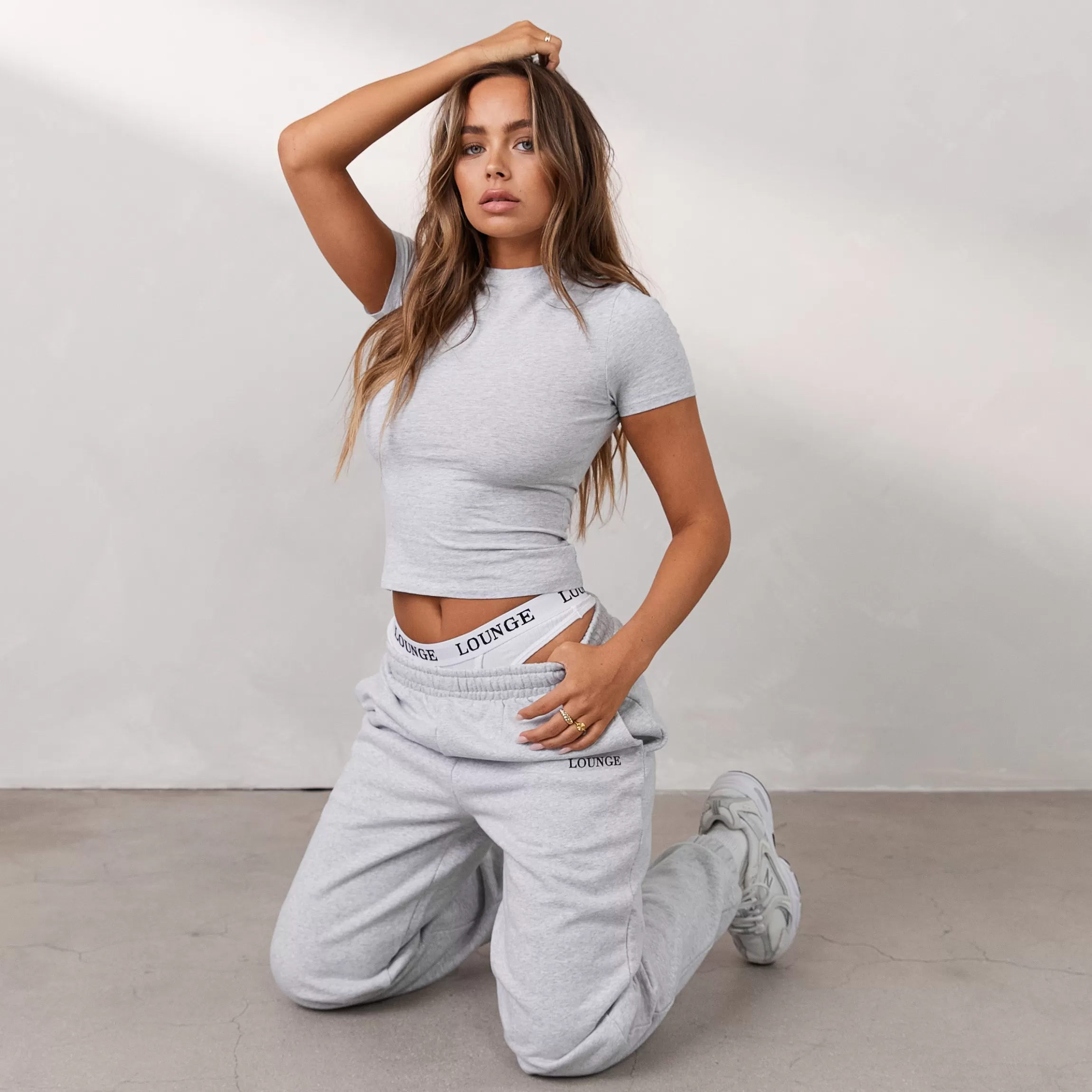 Lounge Essential Getailleerd T-Shirt met Korte Mouwen - Vorstkleurig Fashion