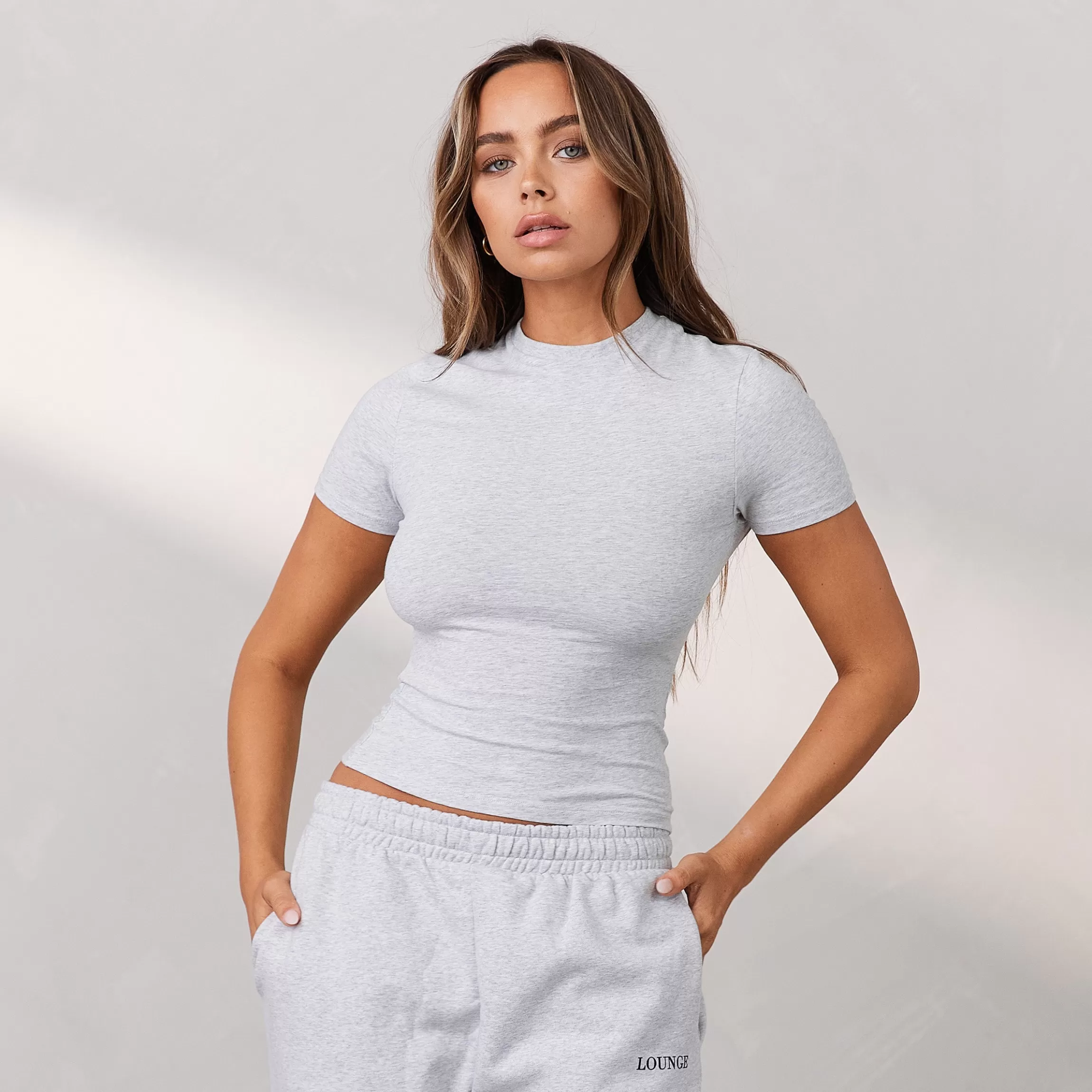 Lounge Essential Getailleerd T-Shirt met Korte Mouwen - Vorstkleurig Fashion