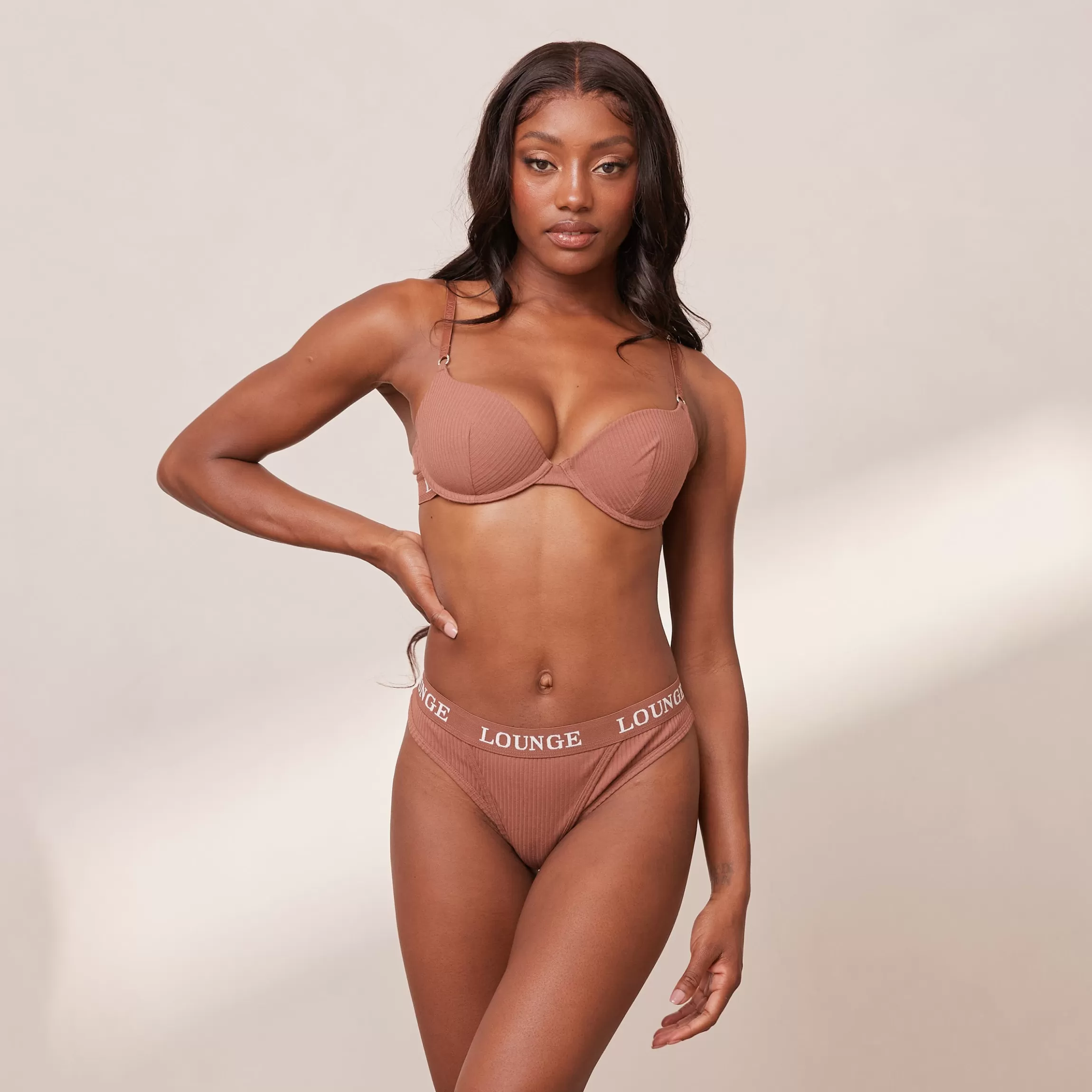 Lounge Ultra Comfort Ribbed T-Shirt BH & String Set - Mokka Outlet